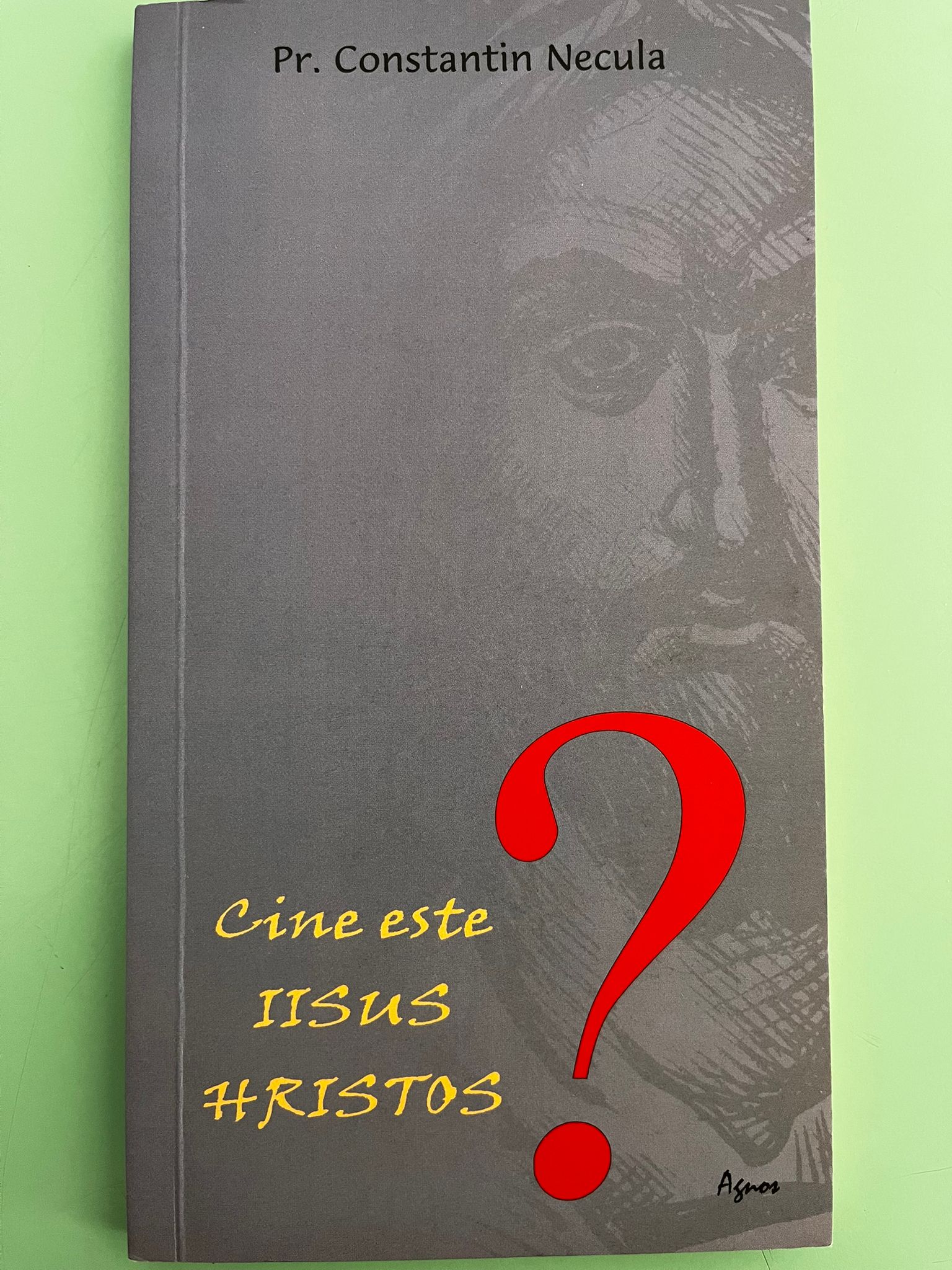Cine este Iisus Hristos?